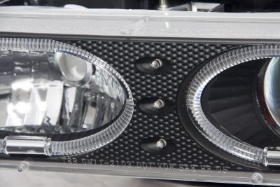Chevy Tahoe 1995-1999 Black Halo Projector Headlights with LED
