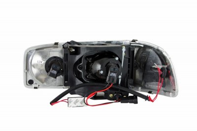 GMC Sierra 1999-2006 Clear Projector Headlights with Halo