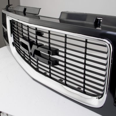 GMC Sierra 2500 1994-2000 Black Replacement Grille with Chrome Trim
