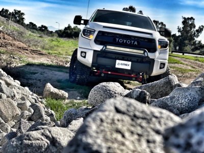 Toyota Tundra 2014-2021 Glossy Black LED Quad Projector Headlights DRL Activation Level