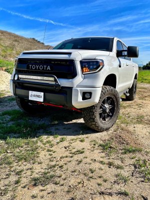 Toyota Tundra 2014-2021 Glossy Black LED Quad Projector Headlights DRL Activation Level