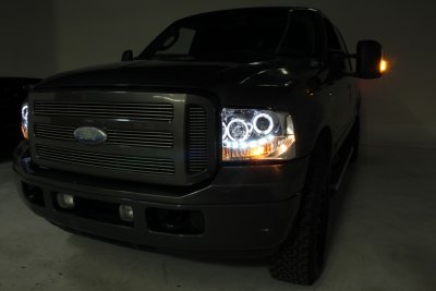 Ford F250 Super Duty 2005-2007 Chrome Projector Headlights and Red Smoked LED Tail Lights